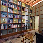 The Eclectic Home Of Collector - Navona Square