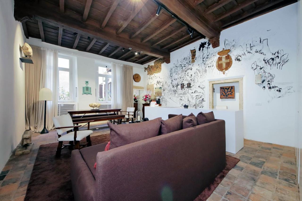The Eclectic Of Collector - Navona Square Apartment Rom